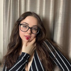 groupsexlivecams.com DarkKisse livesex profile in feet cams